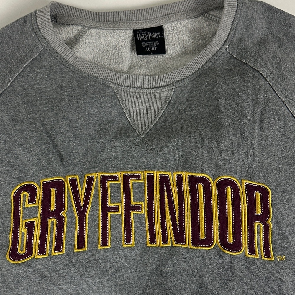 Harry Potter Warner Bros. Gryffindor Crewneck Sweater - Grey, Size Large - Picture 2 of 9